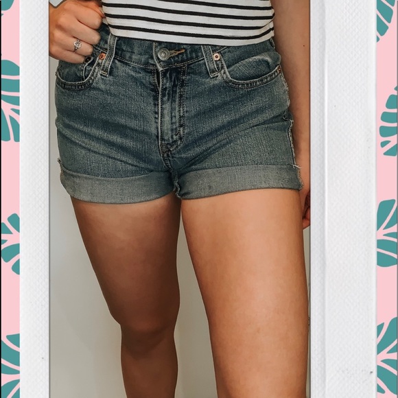 Vintage Levi’s shorts - Picture 1 of 2